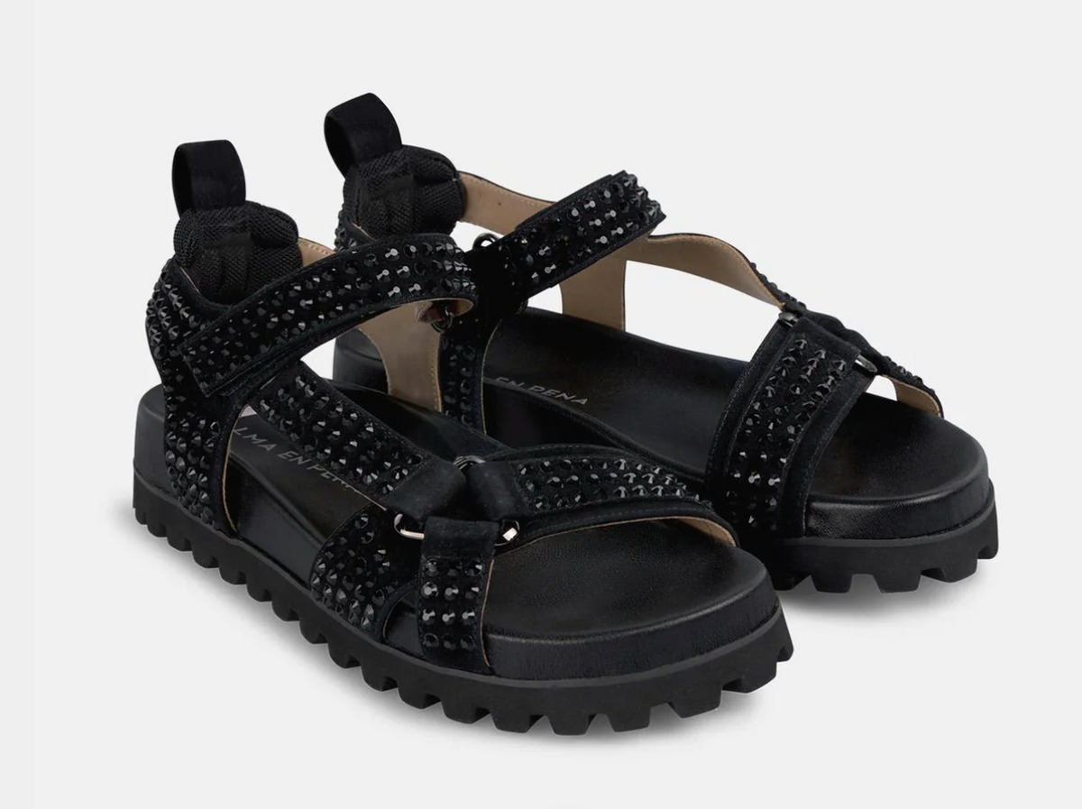 Alma En Pena Sort Sandal Med Sorte Strasstener Remmer Og Borrel s 