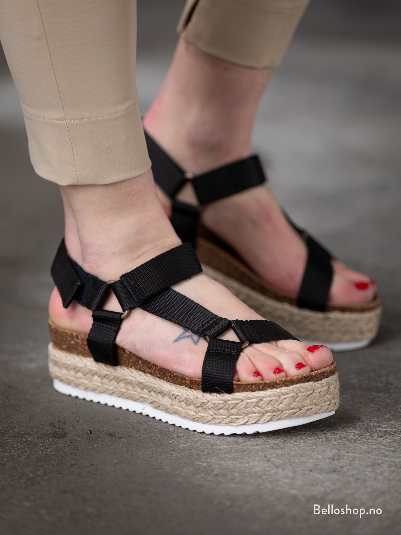 Madden girl cambridge online flatform sandals